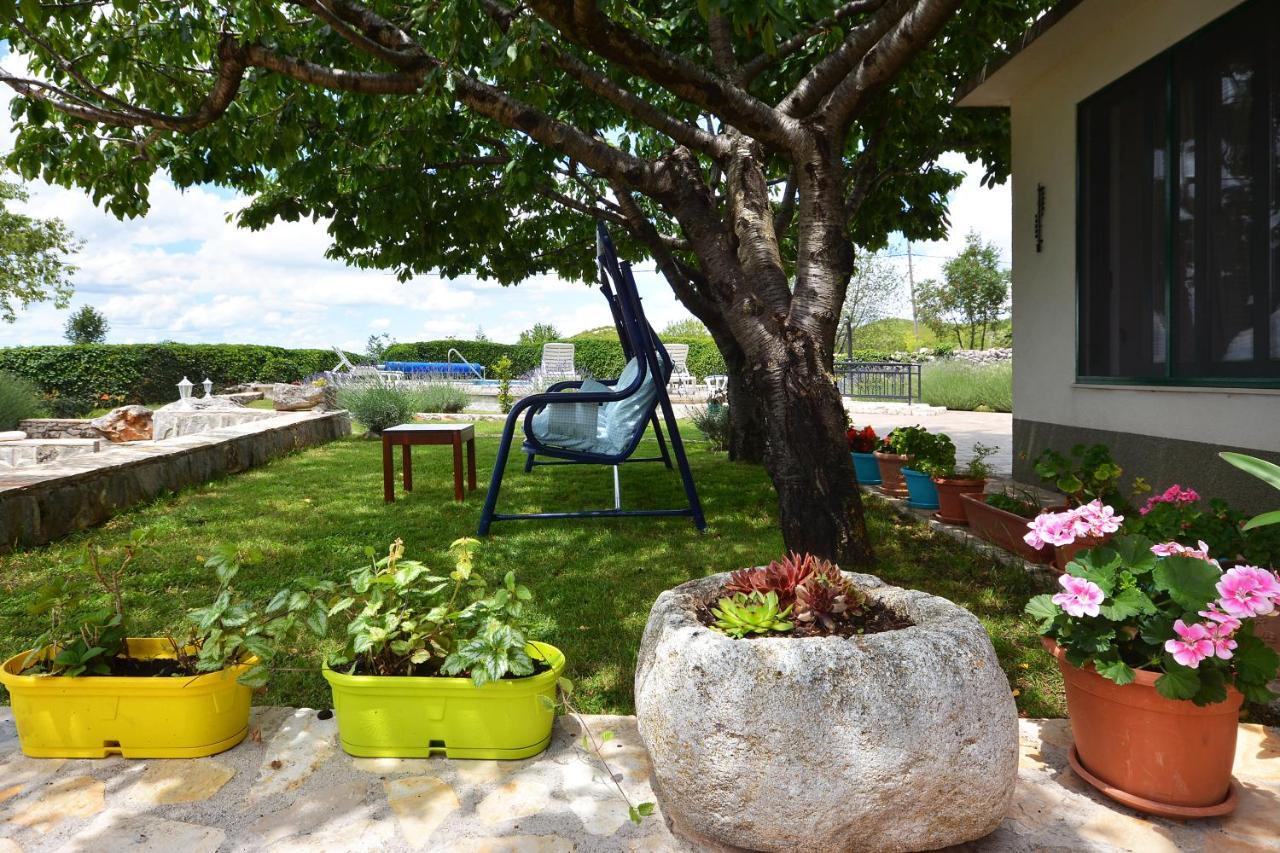 Holiday Home, Villa Bozic Cvrljevo Buitenkant foto