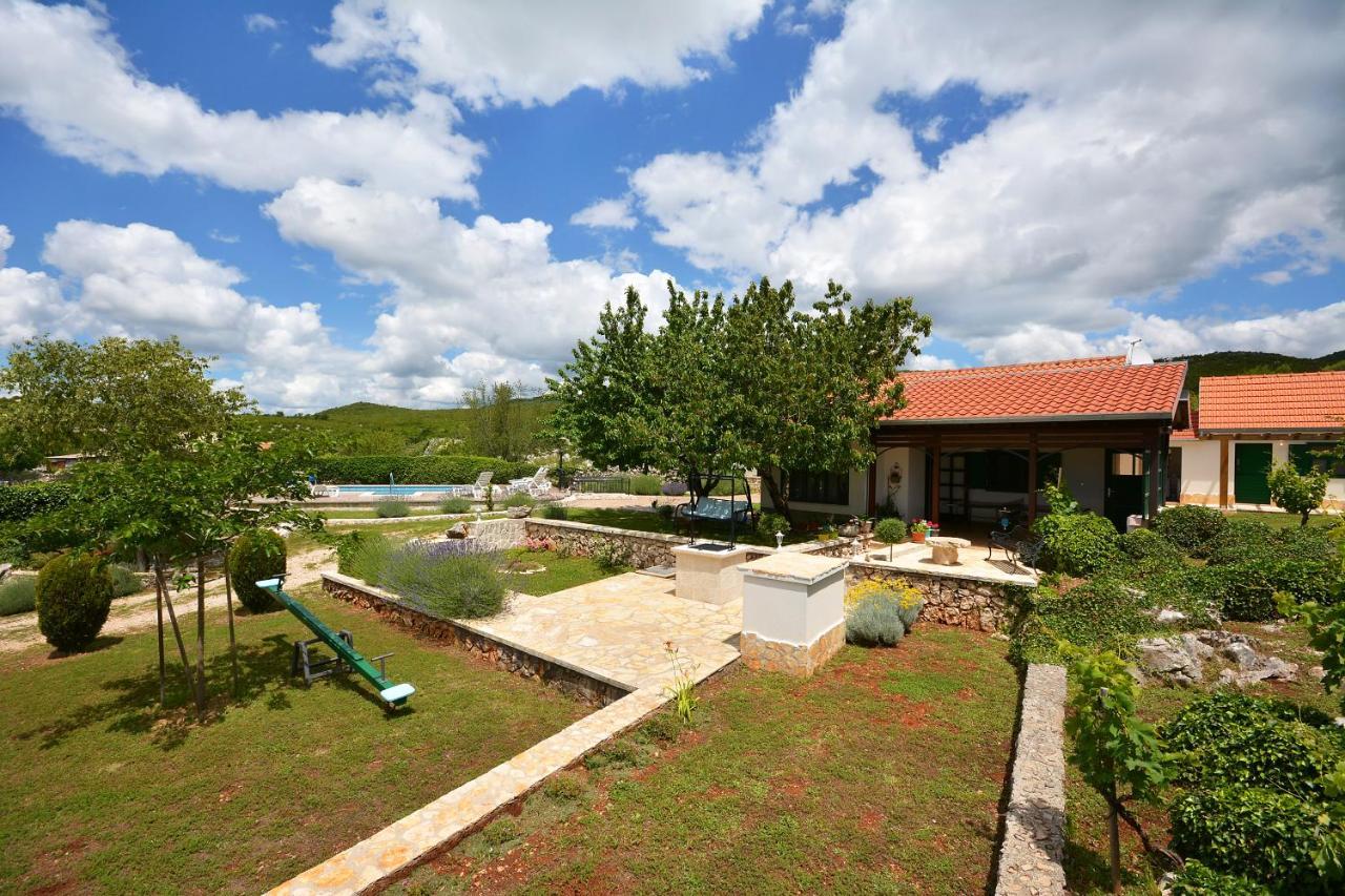 Holiday Home, Villa Bozic Cvrljevo Buitenkant foto